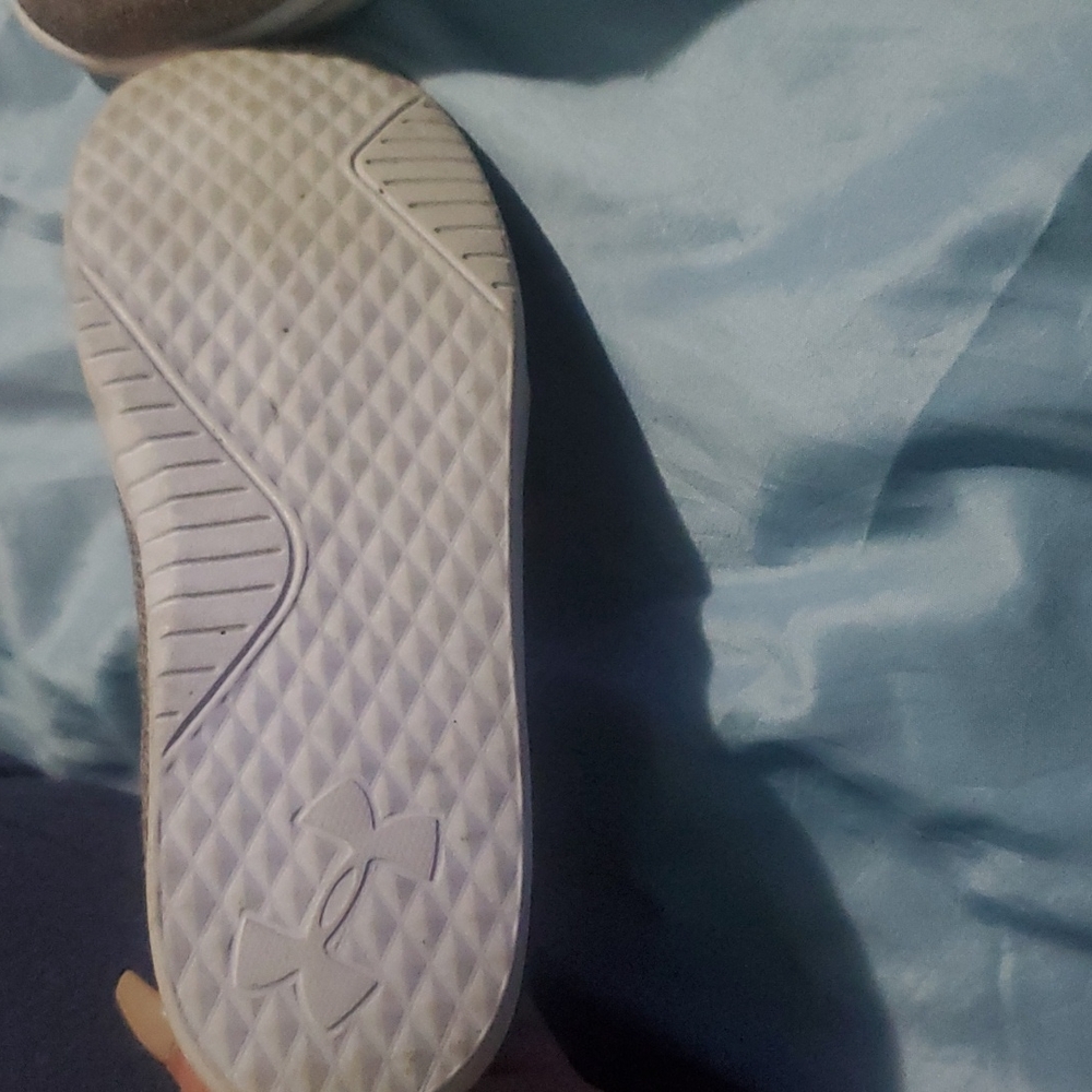 Shoes - Picture 3 of 4